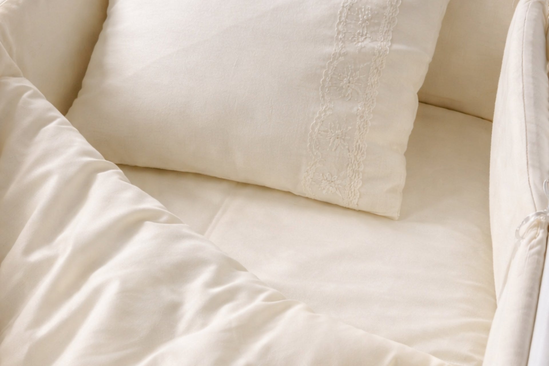 Argimo %100 Pamuk Bunny Beşik Bebek 7 Parça Fransız Güpürlü Uyku Seti Krem